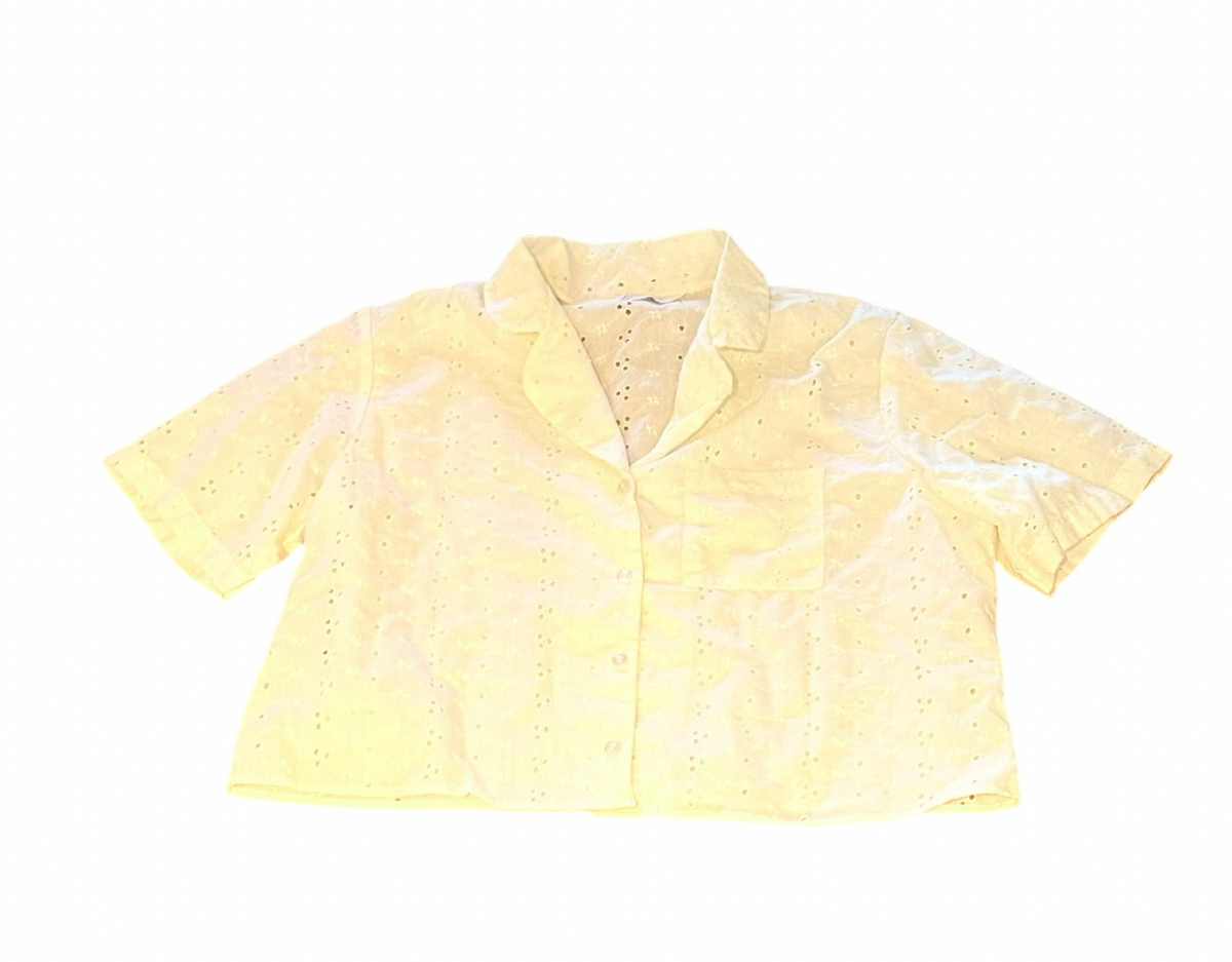 Short Sleeved Cropped Doily Blouse